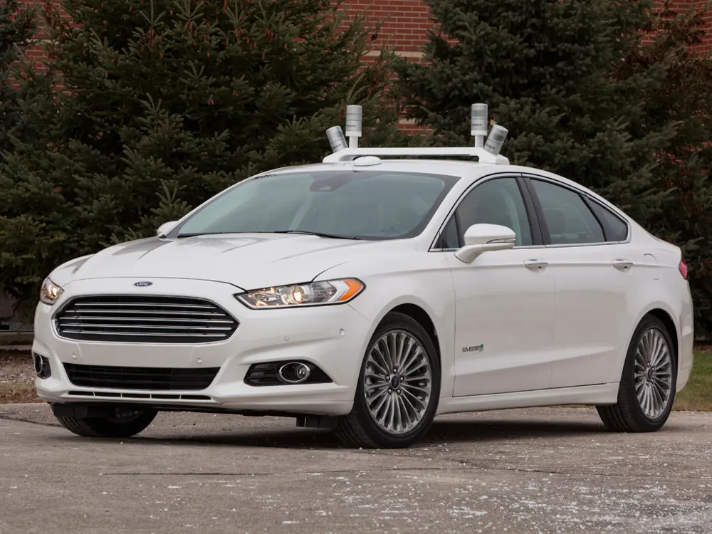 Prototipo Ford Fusion Hybrid a guida completamente automatica