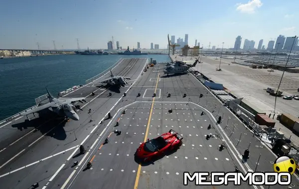 veneno roadster su portaerei cavour 1