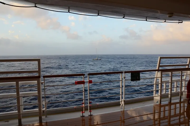 Costa Deliziosa soccorre barca a vela in mezzo all'Oceano Atlantico