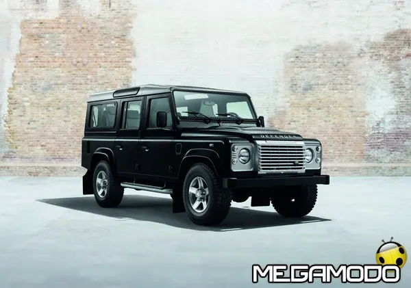 lr def silver pack front34 190214