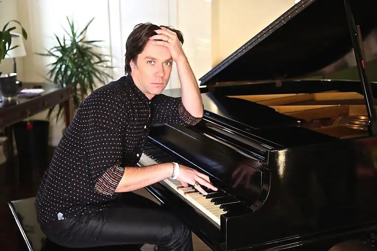 Rufus Wainwright: stasera sul Palco dell'Ariston per la promozione di “Vibrate: The best of ”
