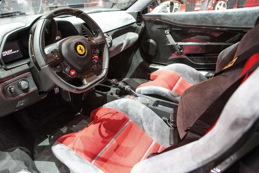 Alcantara veste le supersporive del Salone di Ginevra 2014