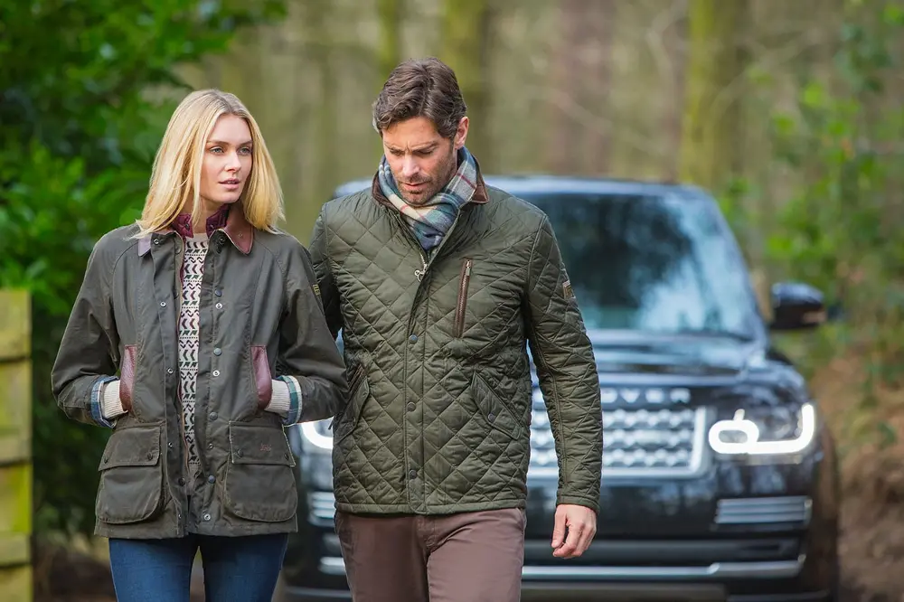 Barbour e Land Rover insieme per una collezione di abbigliamento