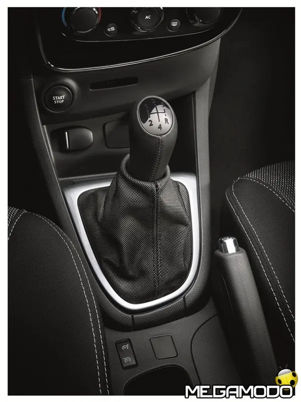 renault clio costume national interni