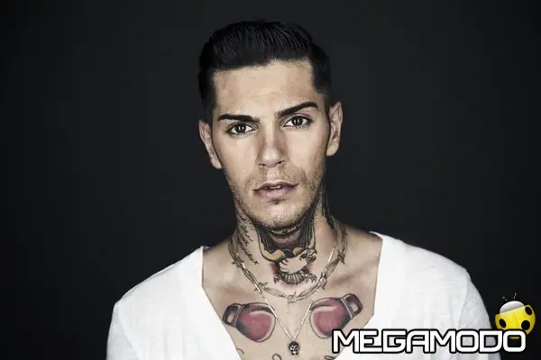 Il Mercurio Tour di Emis Killa realizza i primi sold out e da domani in radio il nuovo singolo