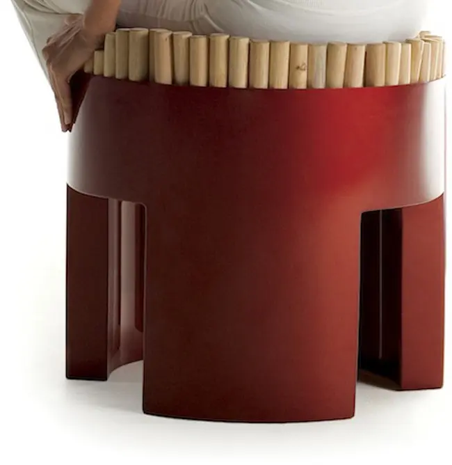 Kenneth Cobonpue presenta la seduta Chiquita