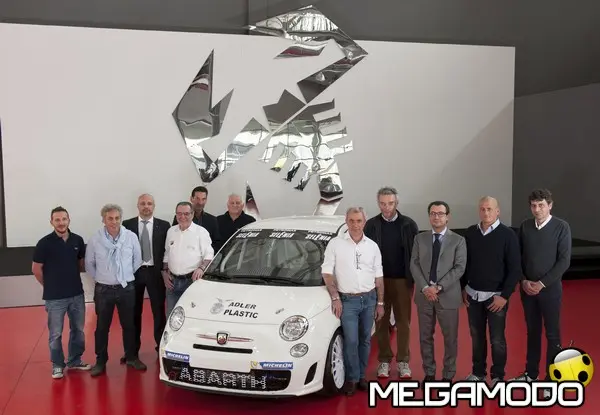 140408 a consegna abarth 695 ac evoluzione 041