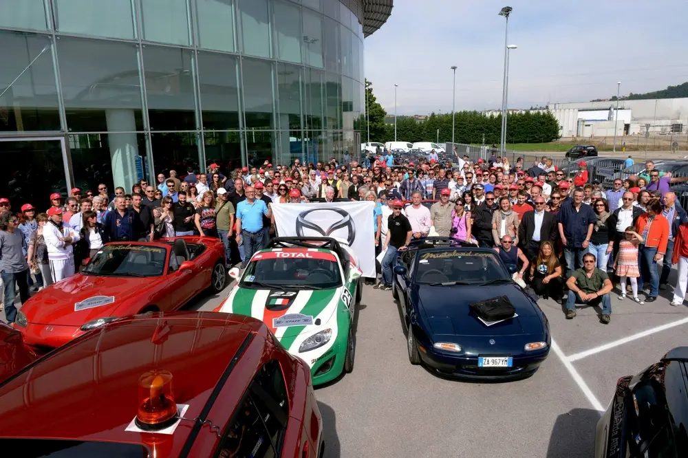 “Andar per Langhe”: 115 Mazda MX-5 al via