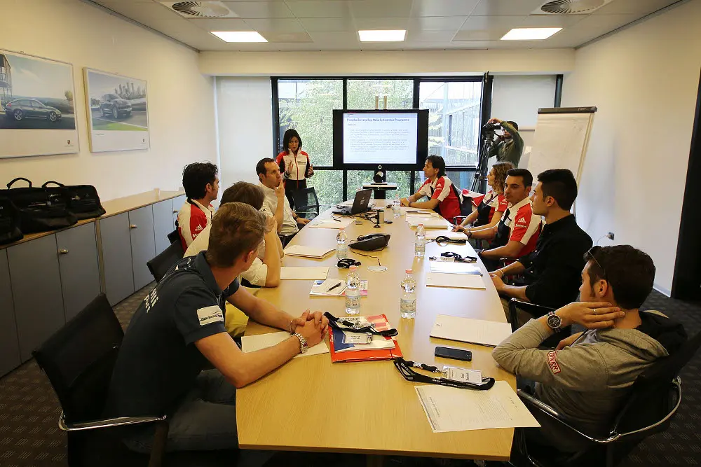 Porsche Carrera Cup, Scholarship Programme: primo stage per i giovani piloti