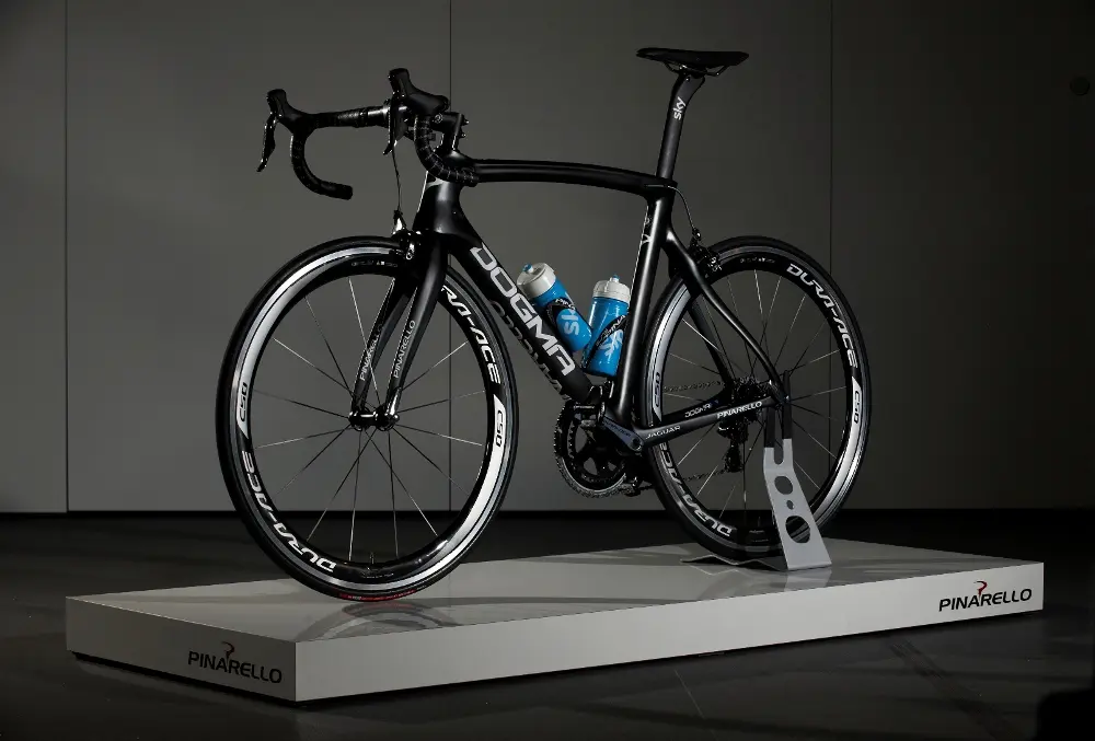 Jaguar con Pinarello sviluppa Dogma F8, la nuova bicicletta del Team SKY