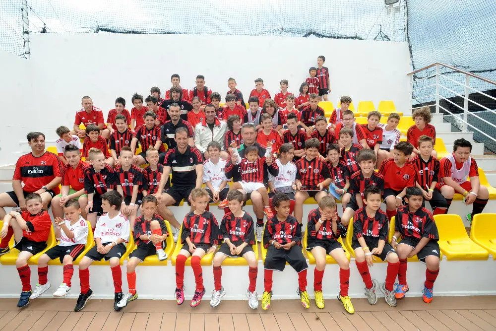 Crociera rossonera: Adriano Galliani e Barbara Berlusconi con i tifosi del Milan su MSC Splendida