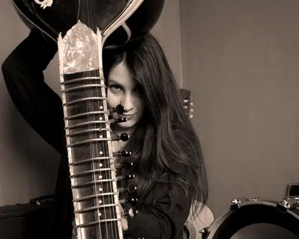 Elli de Mon: un nuovo tour italiano in attesa delle date europee