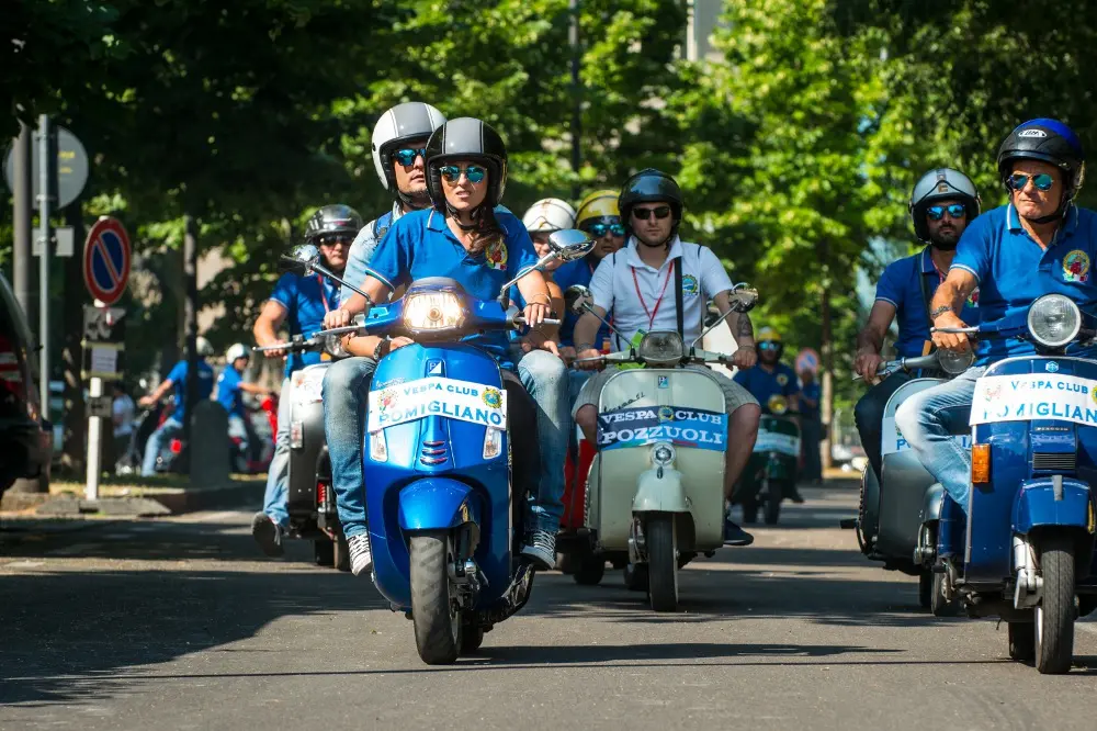 Vespa World Days 2014, Mantova invasa da migliaia di Vespa