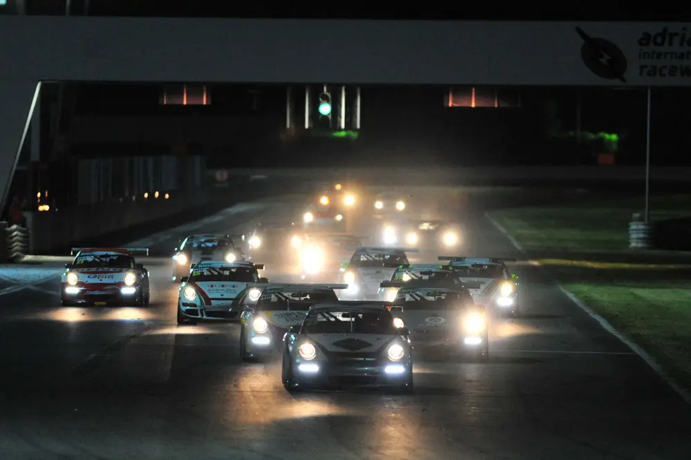 Targa Tricolore Porsche: sfida in notturna ad Adria