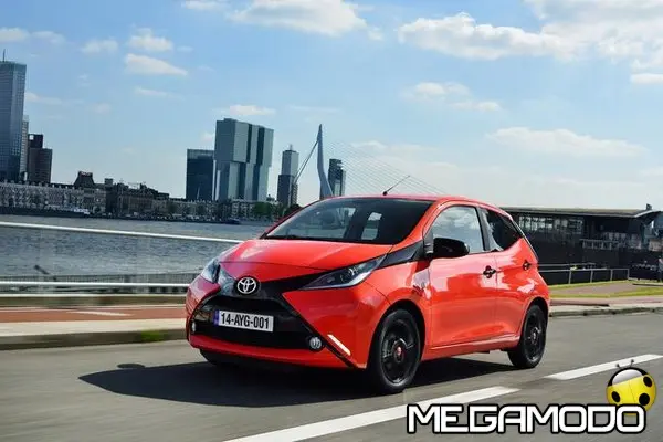 2014 aygo dpl dyn 14 mid