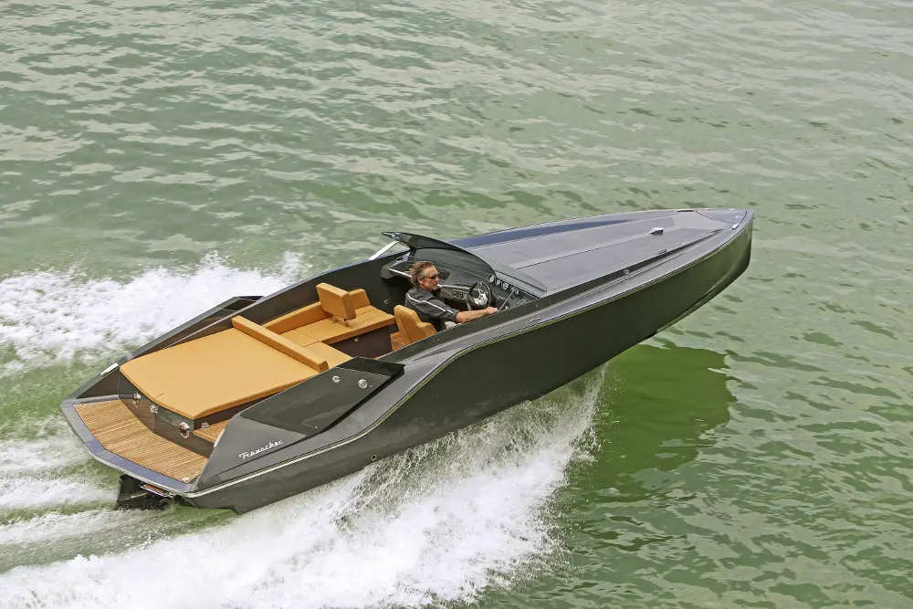 Frauscher 747 Mirage, elegante e supertecnologico