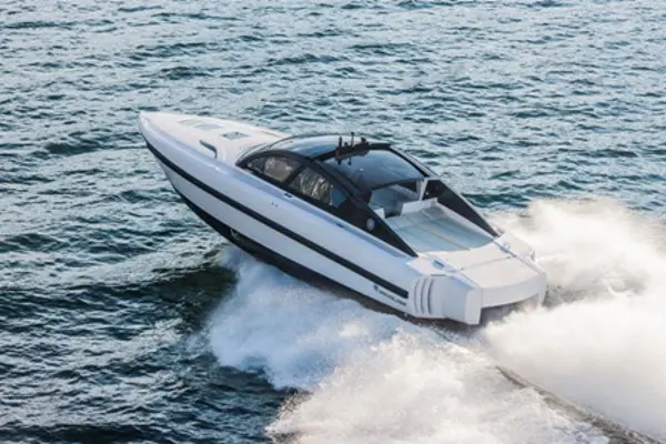Revolver 44GT: la GranTurismo del mare 