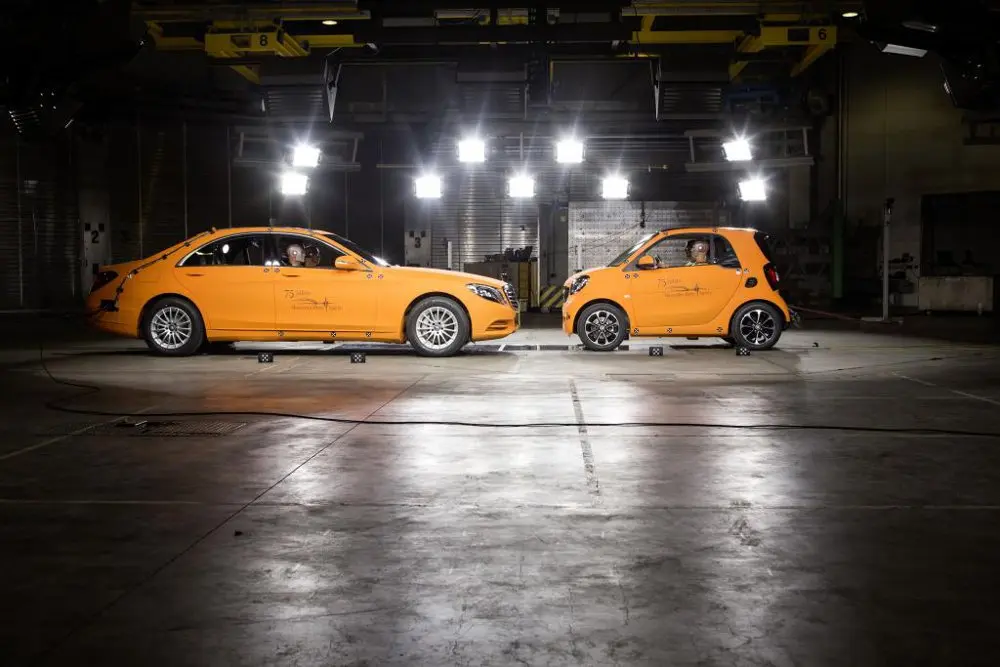 La nuova smart fortwo a prova di Classe S