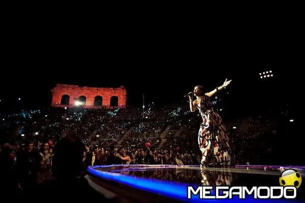 Alessandra Amoroso: in prima serata su Canale 5 il concerto all'Arena di Verona
