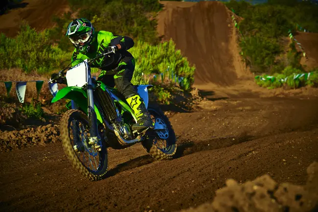Kawasaki KX250F e KX450F My2015 pronte al lancio