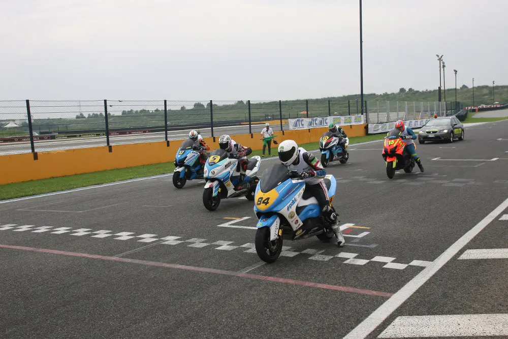Trofeo Polini Maxi Scooter, Gianluca Rapicavoli e Cesare Fusto trionfano a Franciacorta