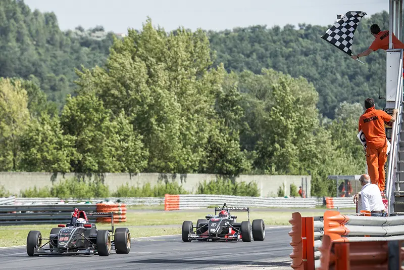 F2 Italian Trophy, Antonelli e Longhi protagonisti a Magione 