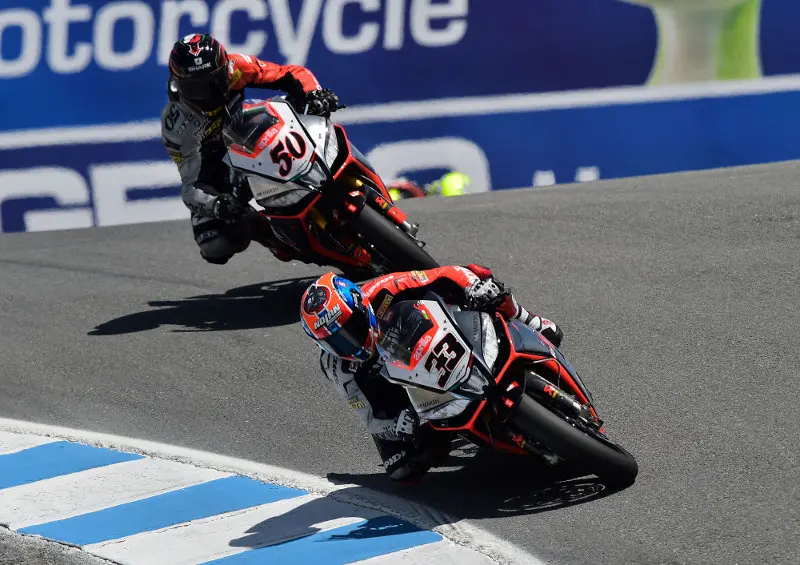 Mondiale Superbike: Sylvain Guintoli e Marco Melandri pronti a portare in alto le loro RSV4 a Jerez