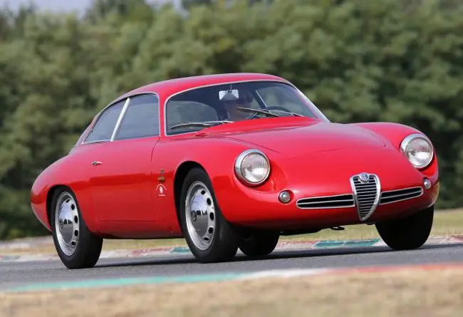 Alfa Romeo: raduno internazionale del RIAR per i 60 anni della Giulietta