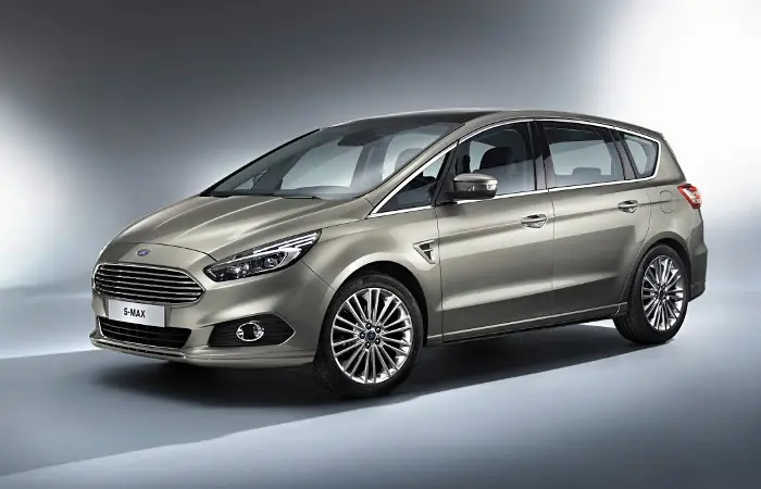 Ford reinventa la S-MAX: più elegante, dinamica e hi-tech