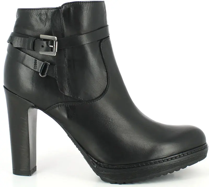 Collezione Manas e Lea Foscati AI 2014 per la donna cosmopolita