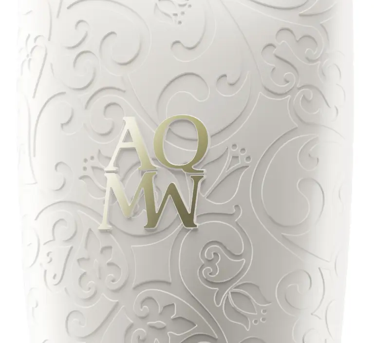 Facial Wash by AQMW, il detergente che avvolge la pelle in un morbido e delicato abbraccio