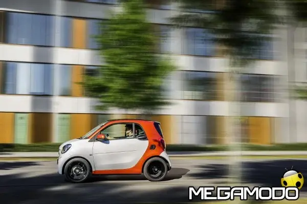 1070874 2140286 1024 680 world premiere smart fortwo and forfour 36 copia
