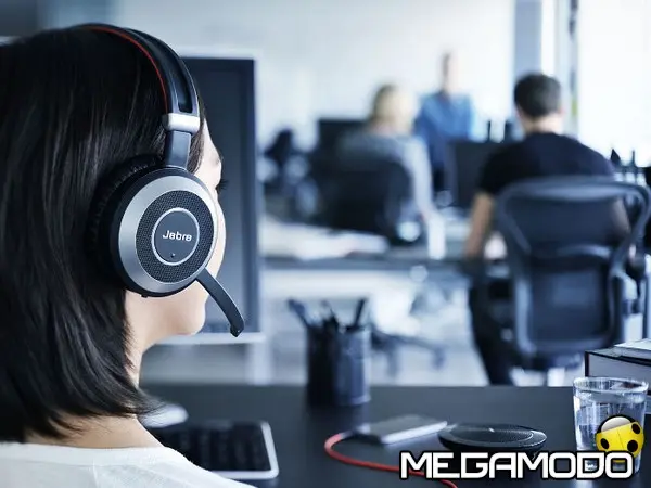 jabra evolve80lifestyle female angle office