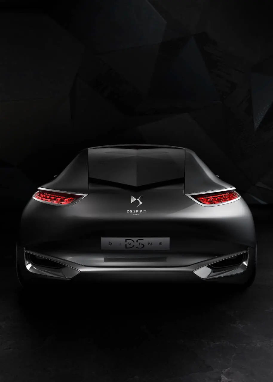 Citroen a Parigi con Divine DS e DS 3 Ines De La Fressange Paris Concept