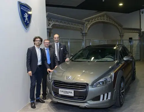 Peugeot 508 RXH Castagna al Museo de l’Aventure Peugeot di Sochaux