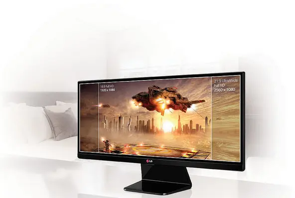 LG lancia la gamma di monitor 21:9 Panorama