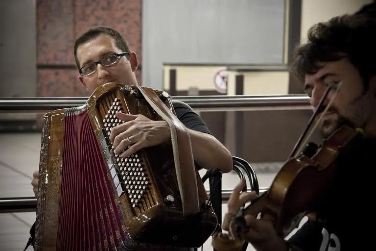 Virgin Active Café Restaurant&Bar presenta ABel SWing Duo in concerto