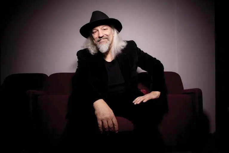 Eugenio Finardi live stasera a Bosco Chiesanuova con lo spettacolo "Parole & Musica"