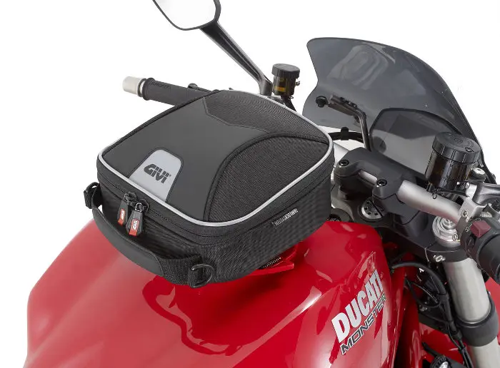 MINI XS319 di Givi, la borsa da serbatoio super compatta 