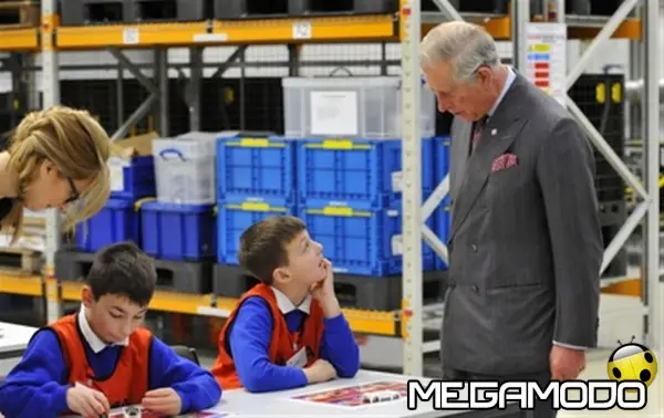 Il Principe del Galles visita l’impianto inglese di Nissan 