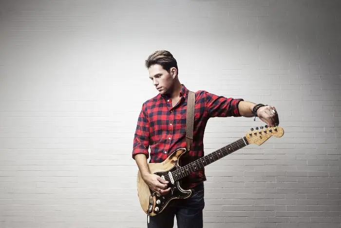 Online il video di "Qualcosa da decidere" di Enrico Nigiotti, in gara al Festival di Sanremo-Nuove Proposte