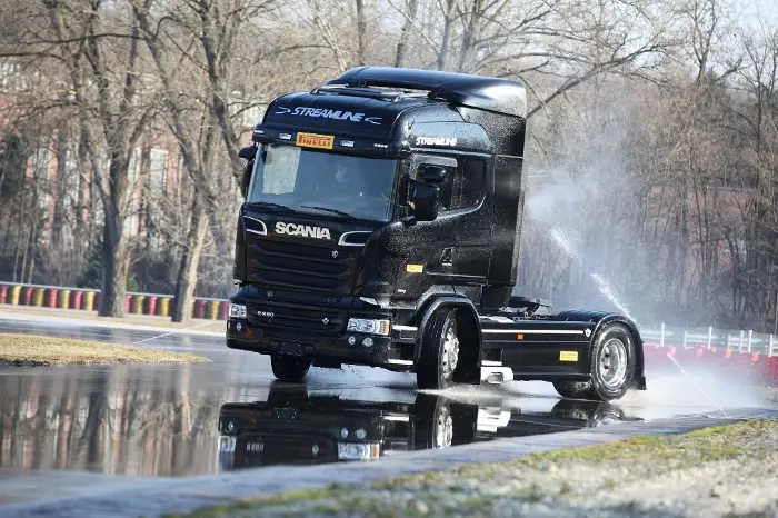 Pirelli sceglie Scania per i propri test