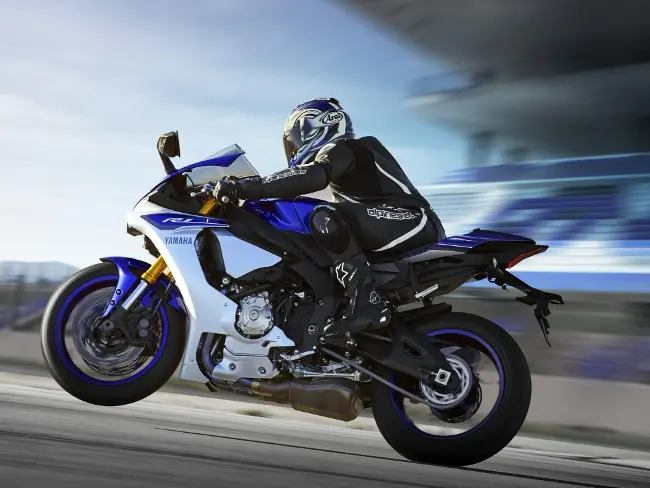 Yamaha con la YZF-R1 ed altre novità a Motodays 2015