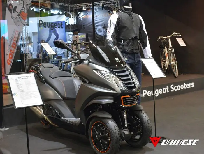 Dainese e Peugeot Scooters al servizio della sicurezza