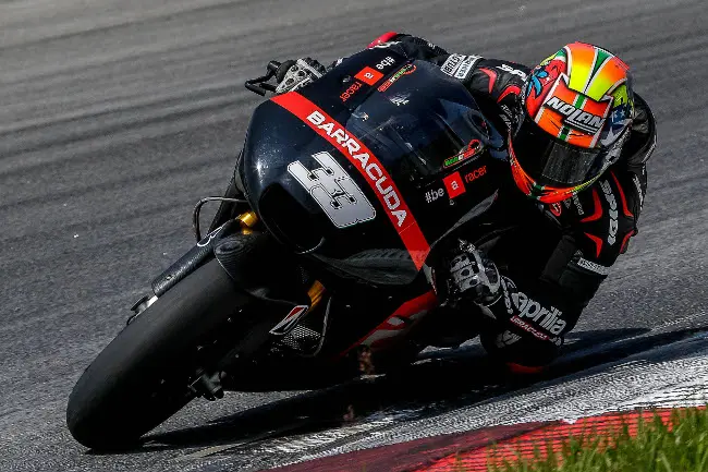 Nel 2015 Aprilia corre in MotoGP, Superbike e Superstock