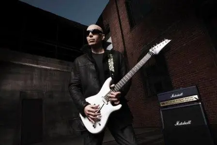 Joe Satriani torna in Italia con “The Shockwave Tour”: il 7 ottobre all’Auditorium Parco della Musica