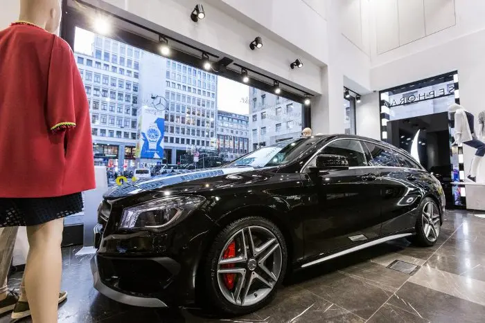 La nuova Mercedes-AMG CLA 45 Shooting Brake debutta a Milano