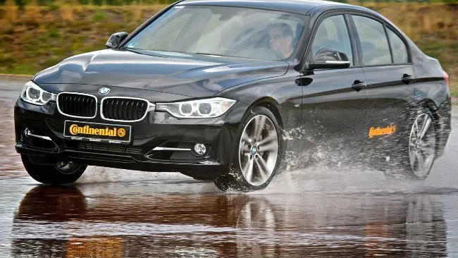 ContiPremiumContact 5 raccomandato dagli Automobile Club di Germania, Austria e Svizzera e dall'Associazione dei Consumatori Stiftung Warentest