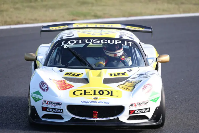 Yokohama rinnova la partnership con Lotus Cup Italia