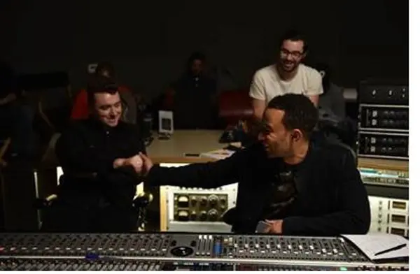 SAM SMITH duetta con JOHN LEGEND per beneficienza